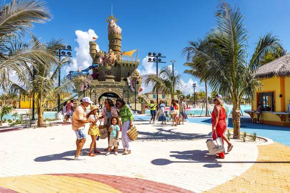 Carnival Cruise Line Celebration Key Lifestyle 2 ©Amanda Julca.jpg